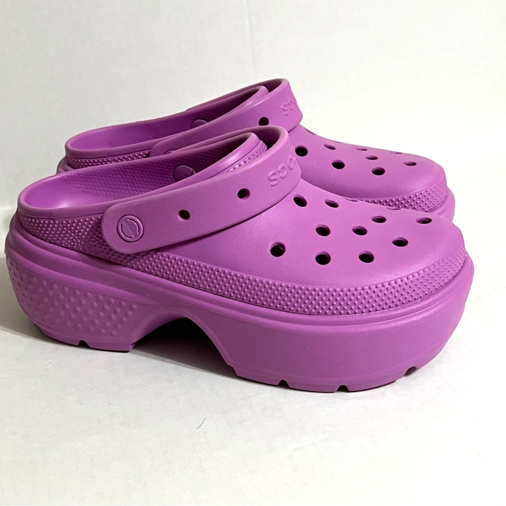 CROCS Platform Clogs in Bright Purple